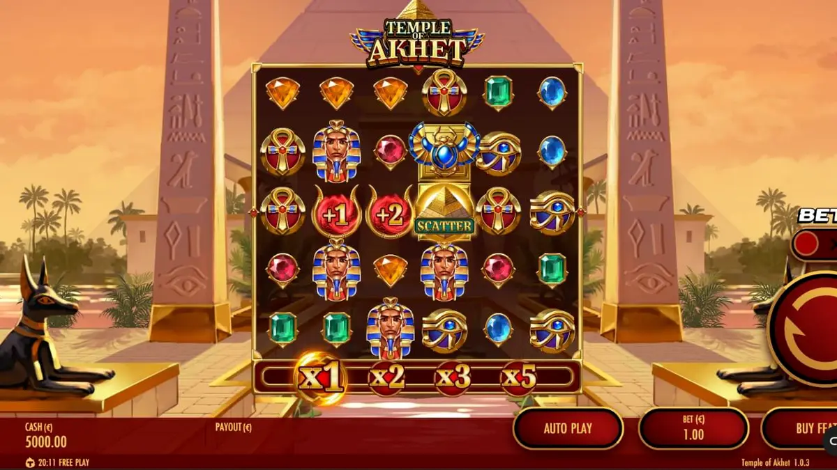 Interface do slot Temple of Akhet com pirâmides e símbolos egípcios